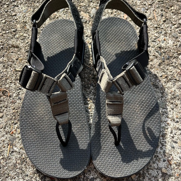 Bedrock Cairn Evo sandals women’s 7 / men’s 6 in Charcoal - Picture 6 of 10